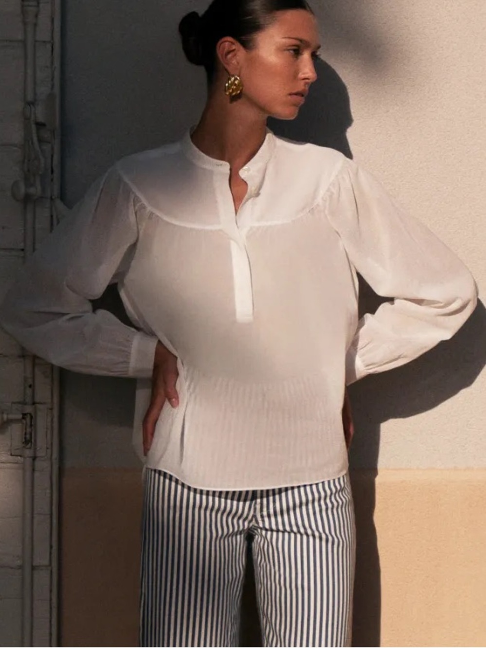 Frame Shirred Popover Blouse In White. Size M Women #491